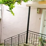 Kasmi Βίλα Κρούγια